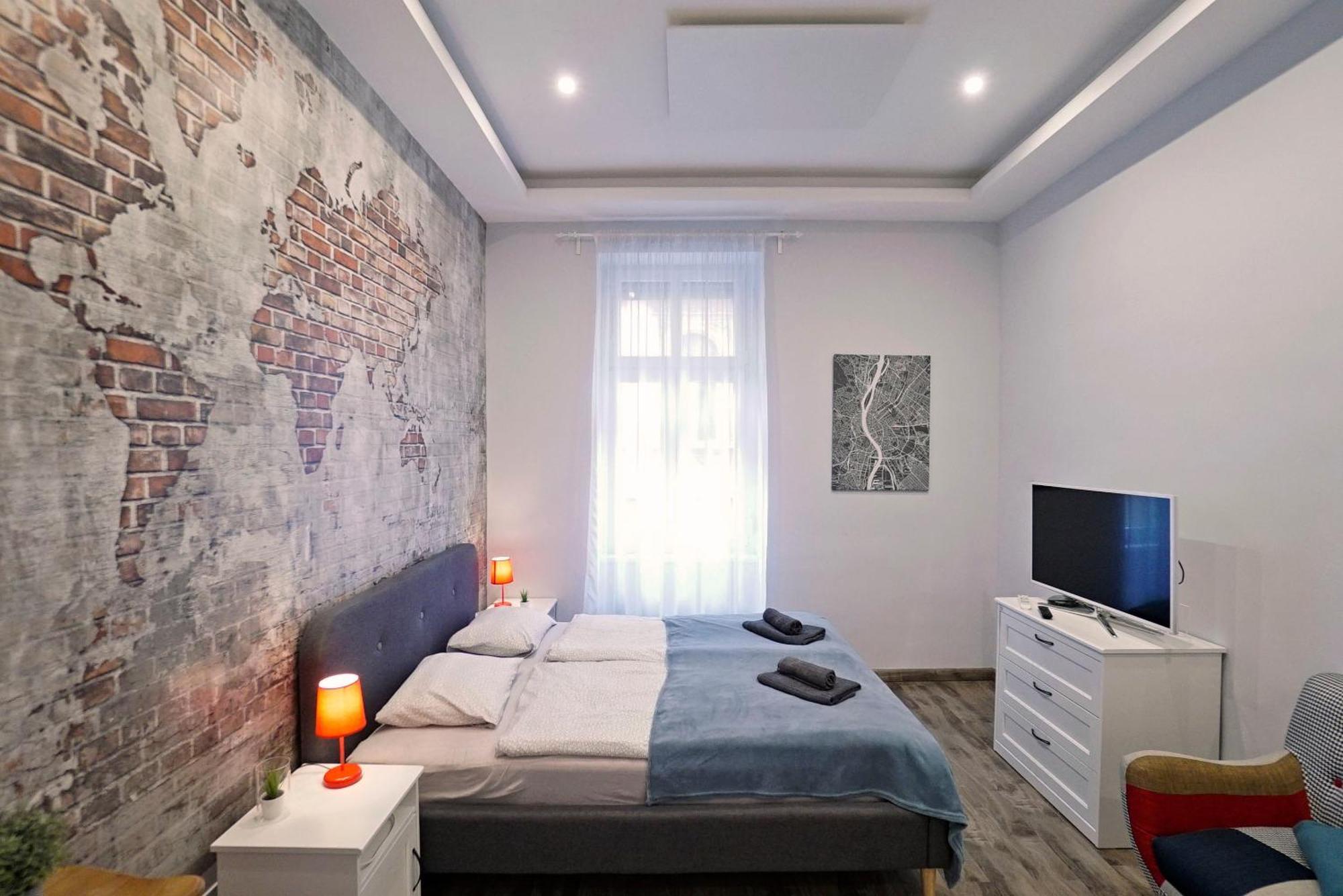 K03 Elitehost Kis Diofa Central Budapest Bilik gambar